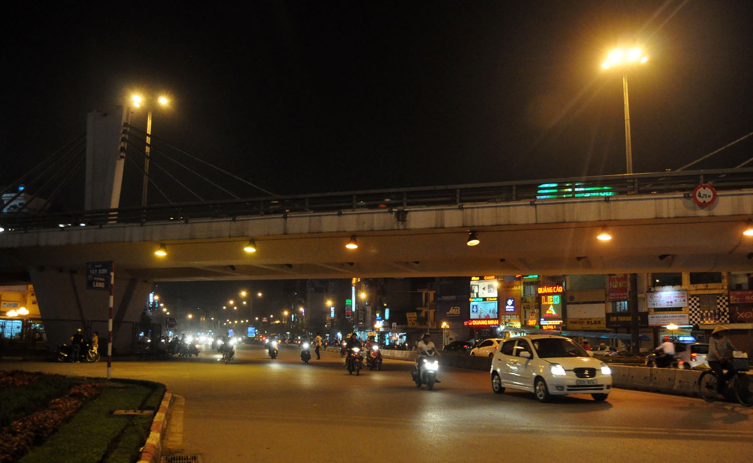 20 cong an vay bat ke dung dao chem loan tren pho hinh anh