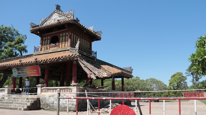 Sap mot goc Phu Van Lau truoc kinh thanh Hue hinh anh