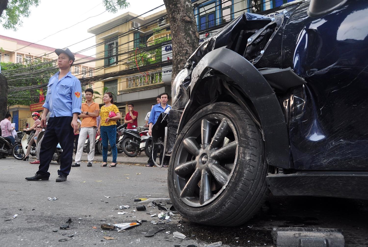 Phần đầu chiếc xe 29