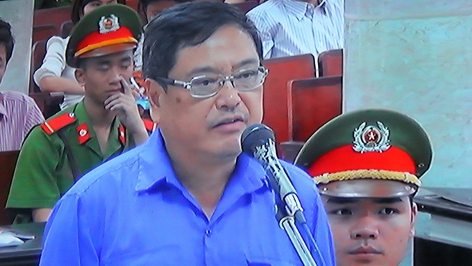 Lê Vũ Kỳ, nguên phó chủ tịch HĐQT ACB tại tòa.