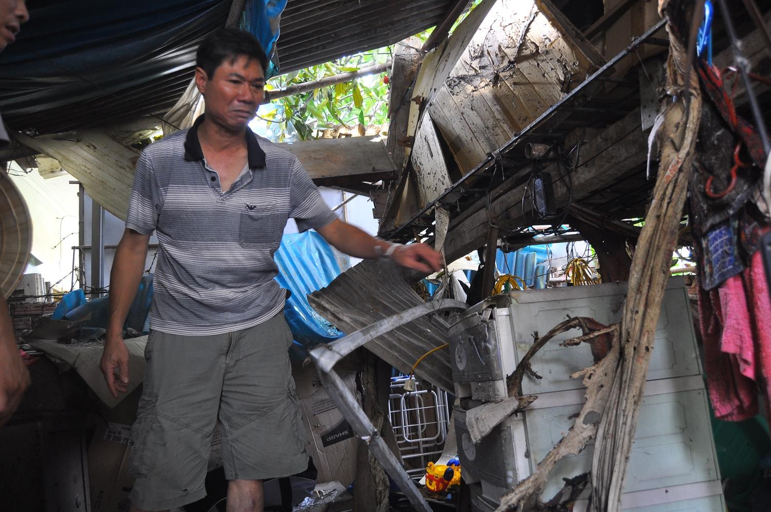 Ong noi lao vao dong do nat cuu chau 2 tuoi vu no binh gas hinh anh