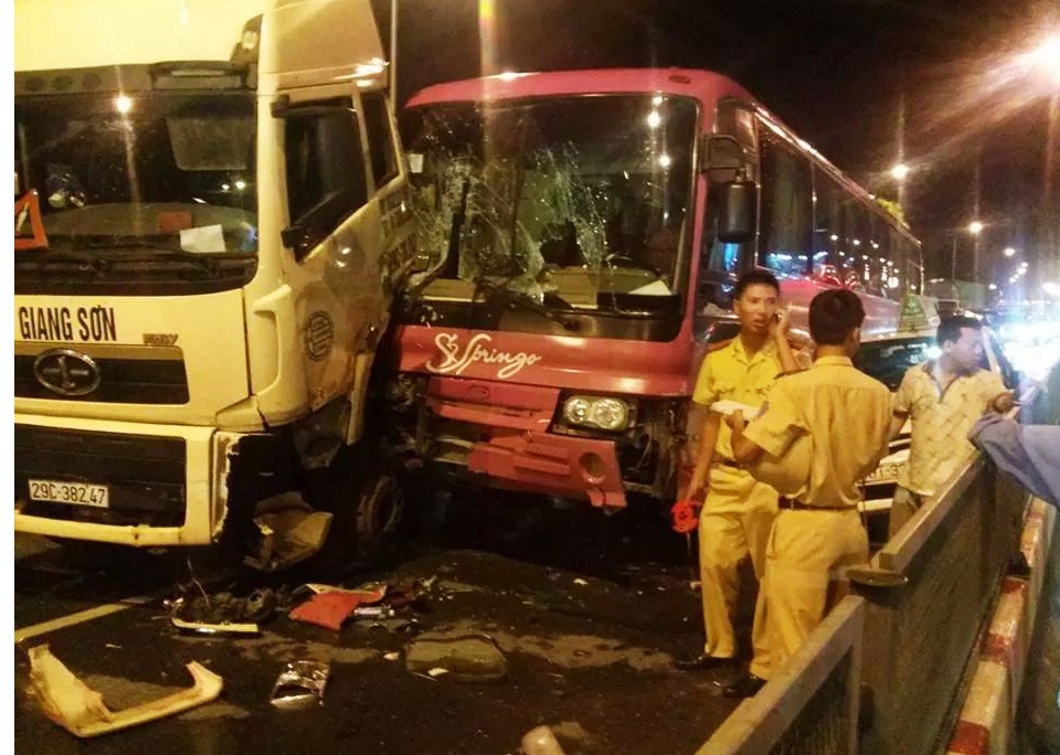 Hiện trường xảy ra vụ tai nạn .