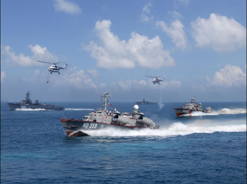 Chien cong moi tren nhung con tau hai quan Viet Nam hinh anh