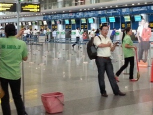 Chong dot cho Cang hang khong Da Nang hinh anh