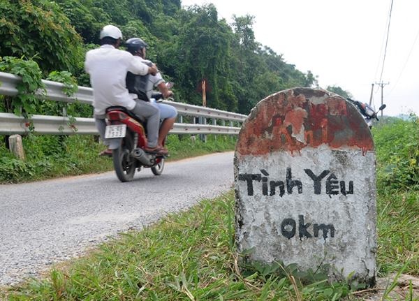 Cot moc lo gioi 'Tinh Yeu - Chia Tay' gay xon xao hinh anh