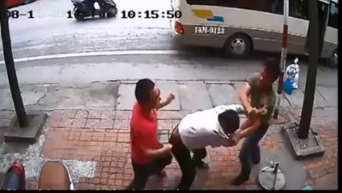 Lai, phu xe hanh hung khach da man o Quang Ninh hinh anh