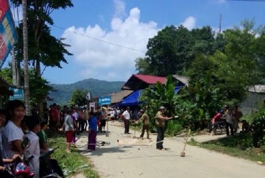 Nu sinh lop 4 bi xe tai can tu vong truoc ngay khai truong hinh anh