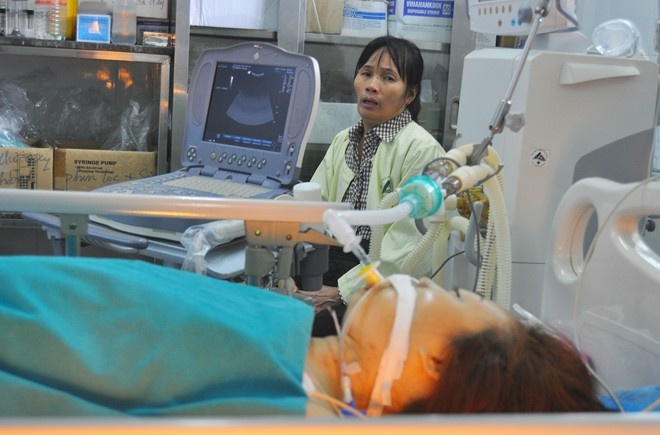 Vu xe khach lao vuc: co gai di cung chong chua cuoi tu vong hinh anh