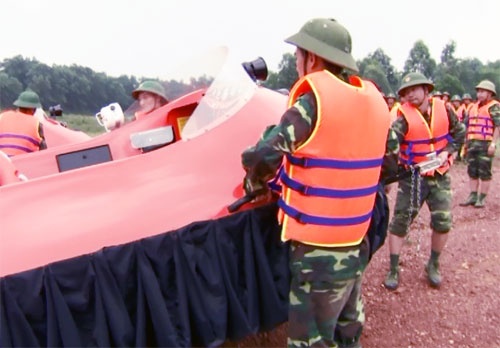 Cảnh hạ xuồng.