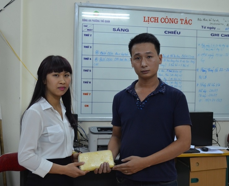 Co gai bat ngo nhan lai 50 trieu dong bi danh roi hinh anh