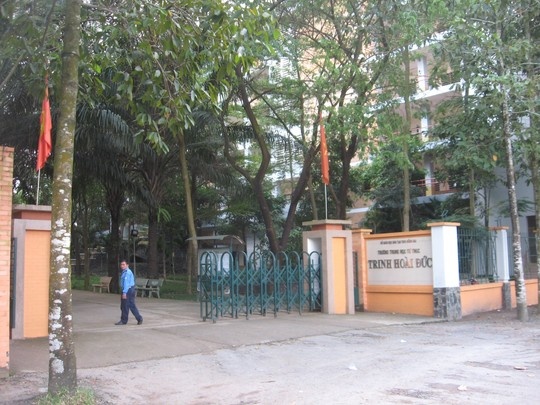 Nam sinh chet bat thuong trong gio the duc hinh anh