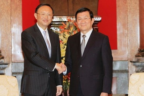 Chủ tịch nước Trương Tấn Sang và Ủy viên Quốc vụ viện Trung Quốc Dương Khiết Trì. Ảnh: TTXVN