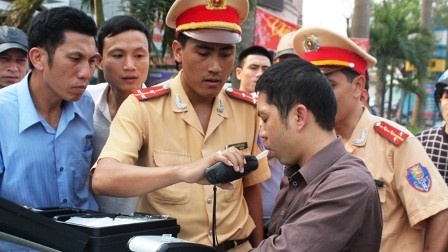 120 may do nong do con xu ly tai xe say xin hinh anh