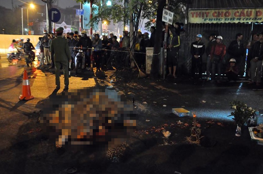 Di hoc ve, nu sinh lop 6 bi xe tai can tu vong hinh anh