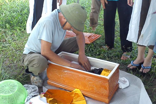 Nua dem di xem boc ma hinh anh