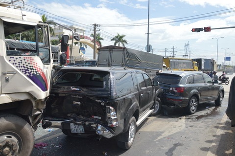 Xe tai dai nao quoc lo 22 hinh anh