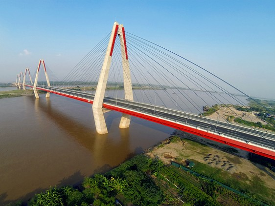 Cau Nhat Tan se co hai ten song song hinh anh