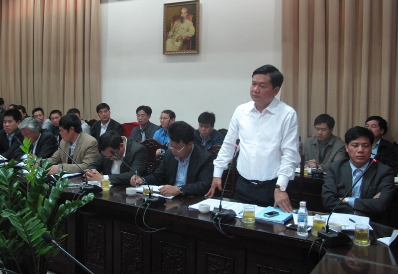 Bộ trưởng Đinh La Thăng trong buổi làm việc chiều 4/1. Ảnh: Bộ GTVT.