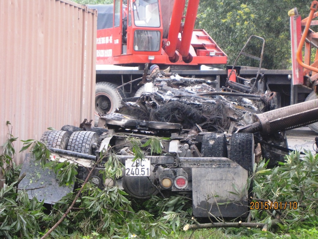 Chiếc container gây tai nạn.