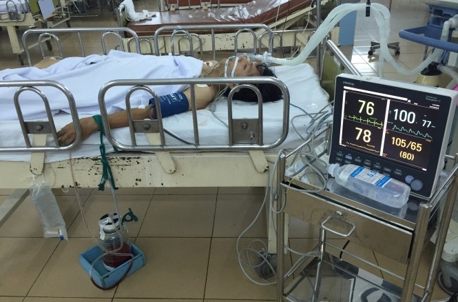 Cuu song nguoi bi dam thung tim hinh anh