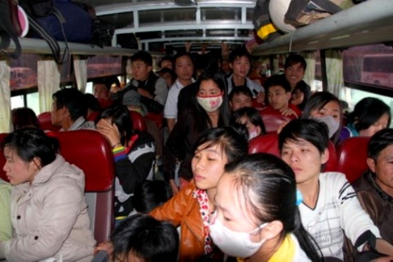 250 cuoc goi phan anh xe khach tang gia, cho qua nguoi hinh anh