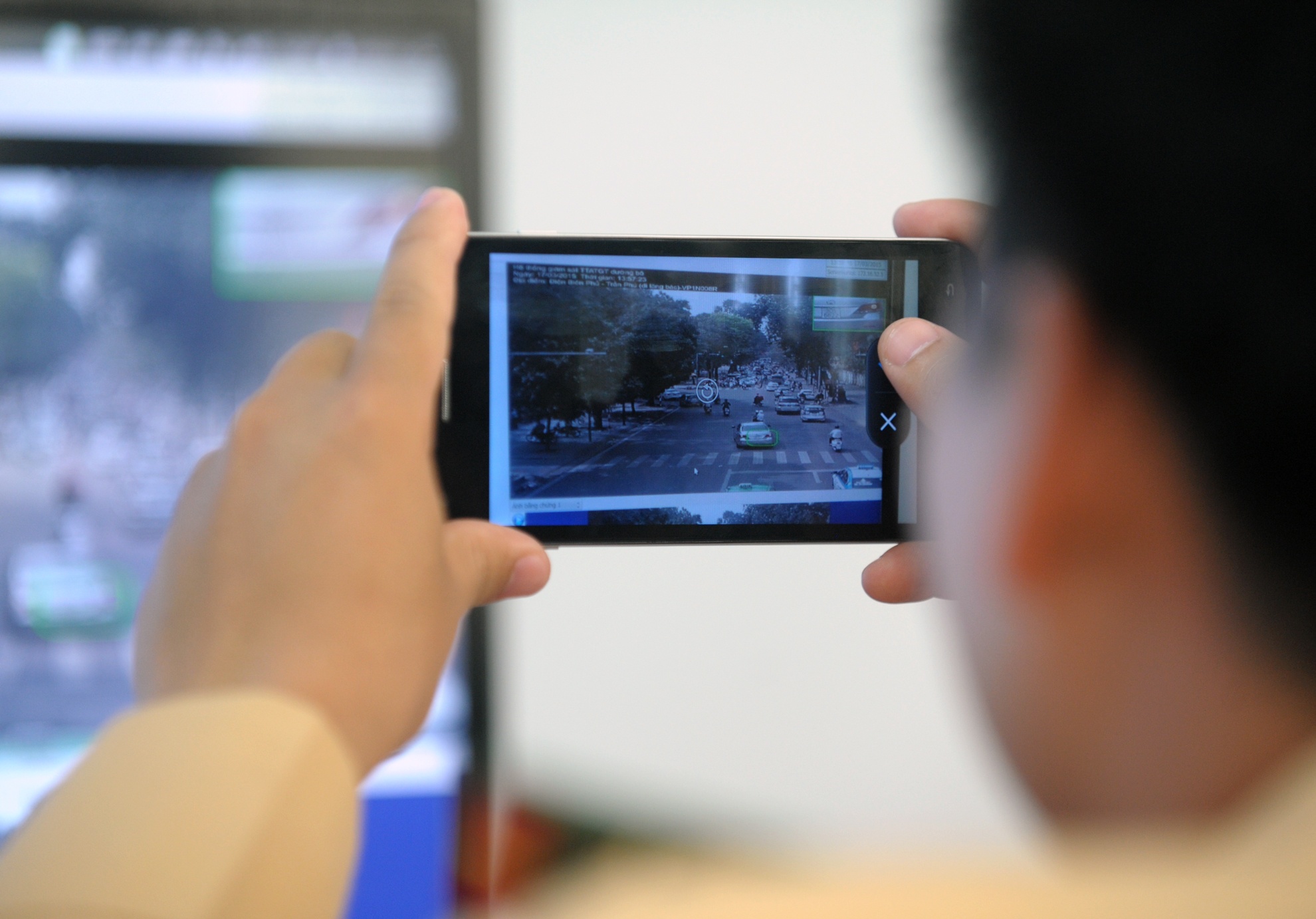 CSGT chup lai man hinh xe vi pham gui qua tin nhan hinh anh