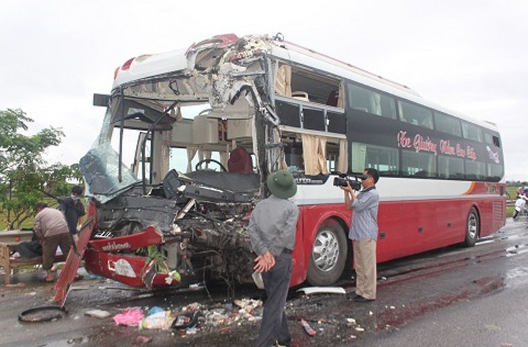 Di du lich Campuchia, 1 nguoi chet, nhieu nguoi bi thuong hinh anh