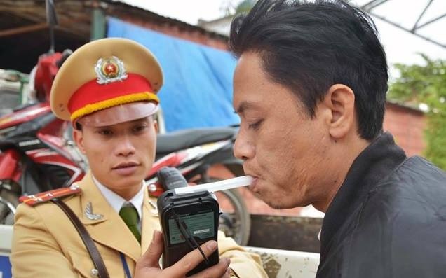 Che tai xu phat tai xe say xin con qua nhe hinh anh