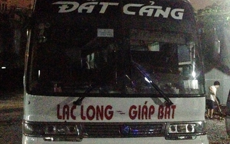 Phu xe danh khach chay mau mat hinh anh