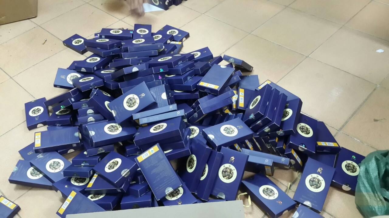 Hon 50.000 vien thuoc la tren xe khach hinh anh