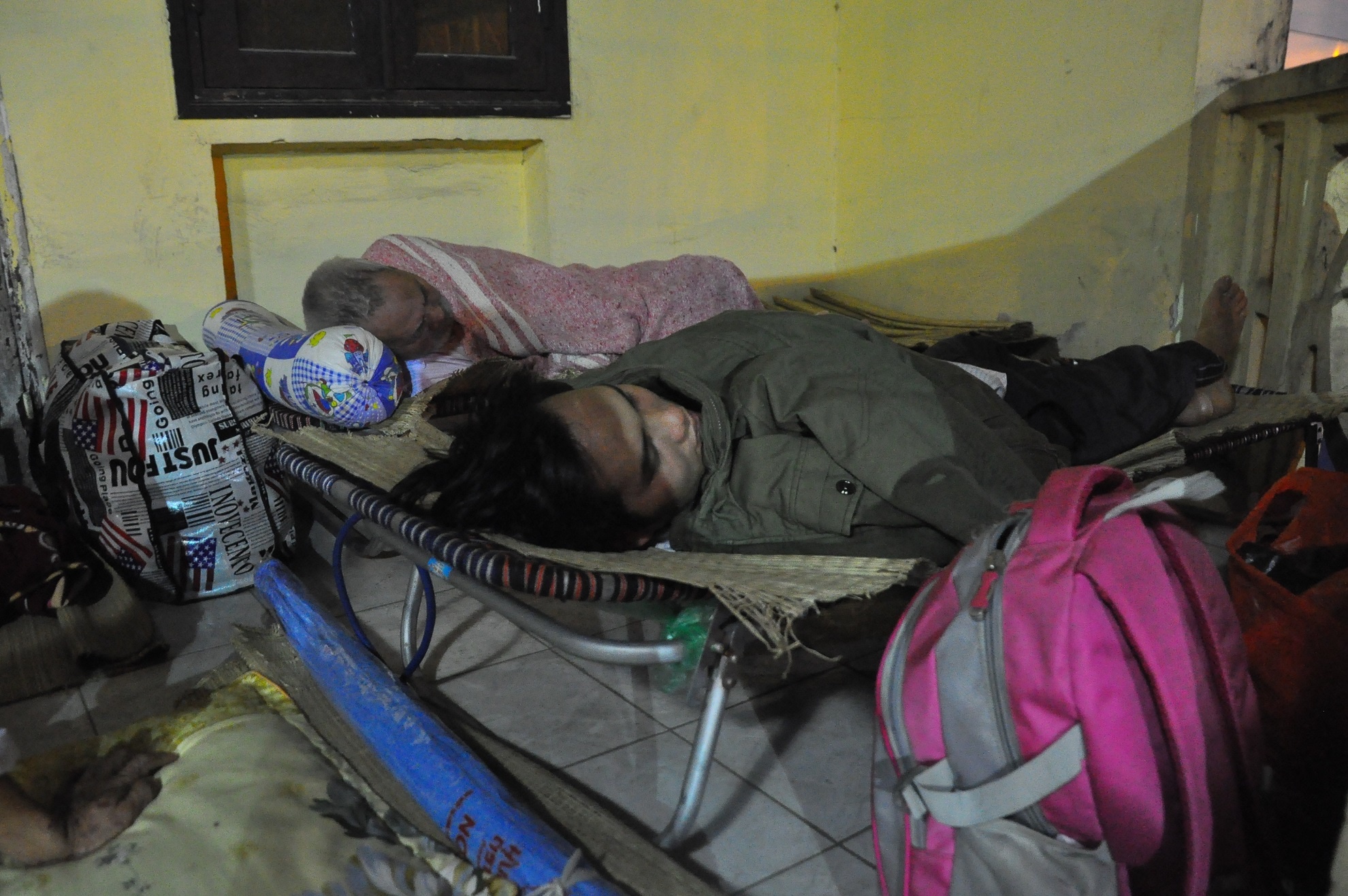 Phong kham o Bach Mai boc khoi, benh nhan phai so tan khan hinh anh