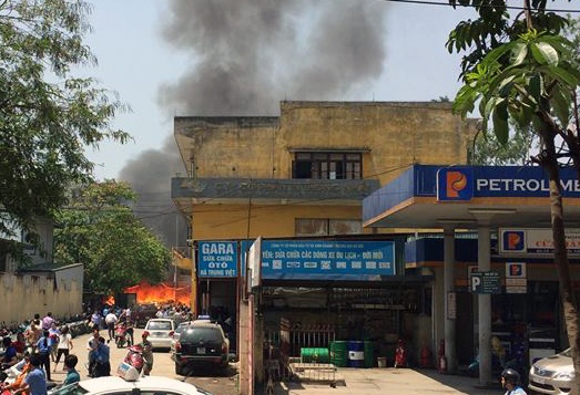 Cong ty in chay lon, cay xang voi vang dong cua hinh anh