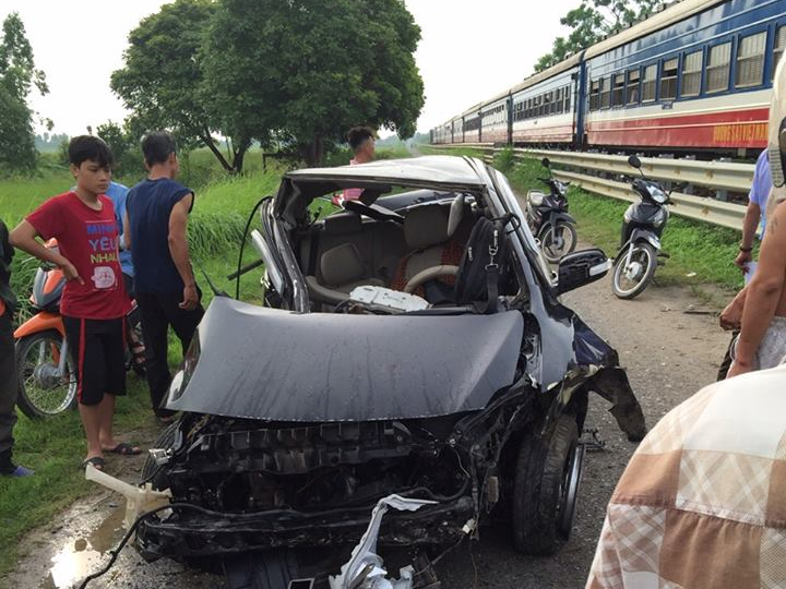 Toyota Vios vo vun sau cu tong cua tau hoa hinh anh