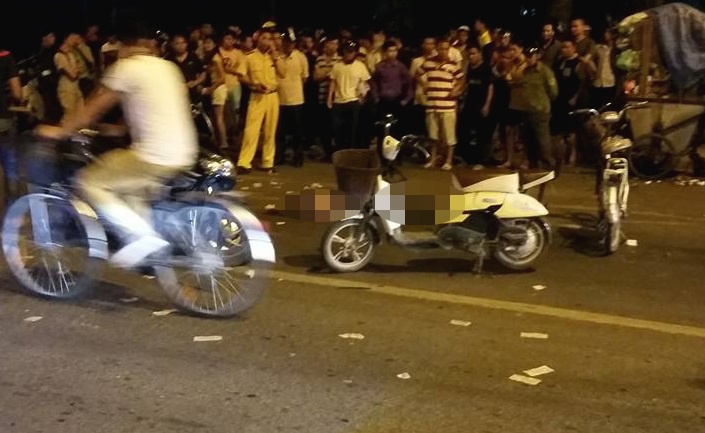 Tranh thung rac, nu sinh bi xe tai can tu vong hinh anh