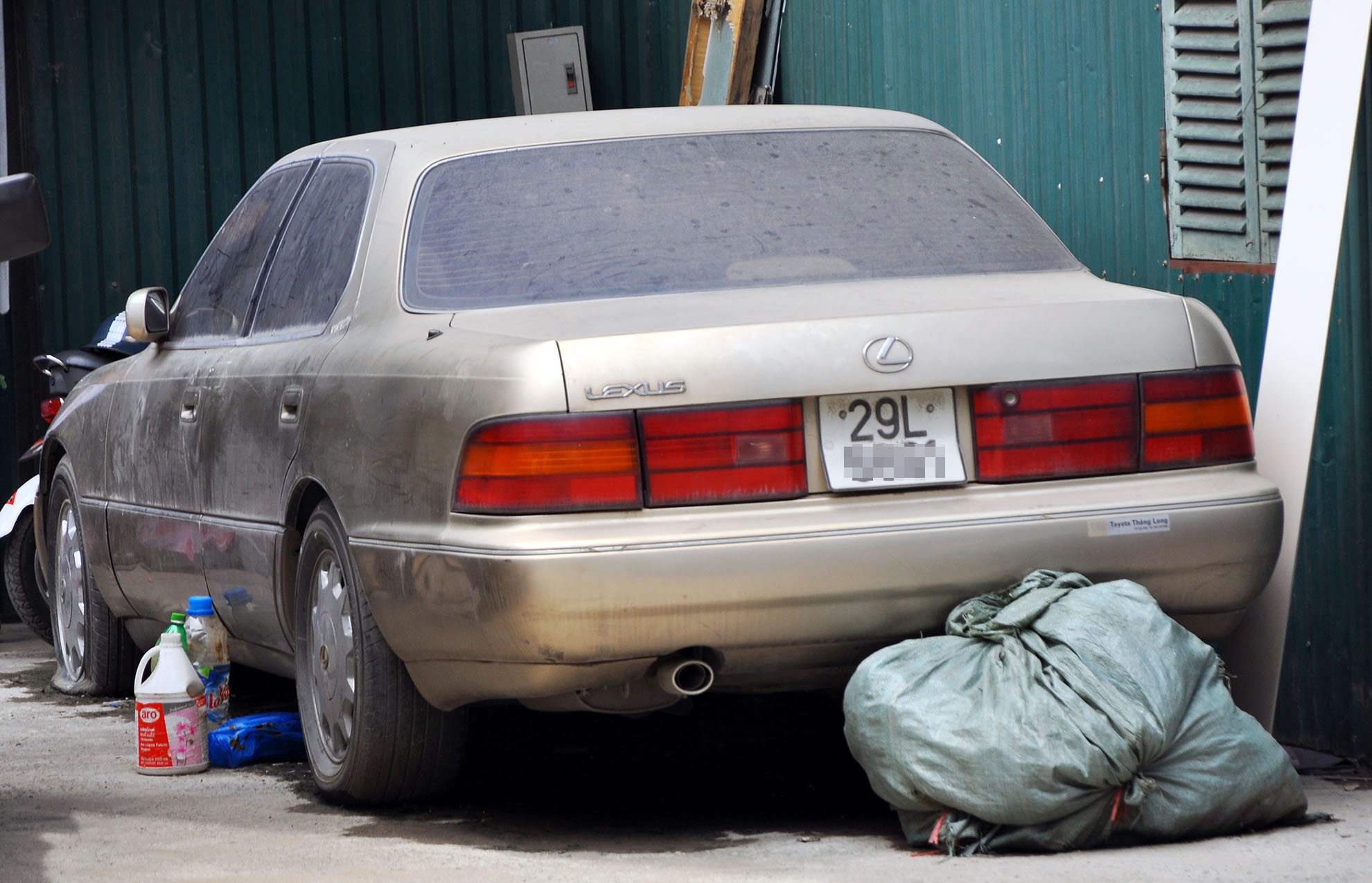 Theo anh Hiệp, ngoài các phương tiện vi phạm luật giao thông, nhiều xế sang gắn biển kiểm soát đẹp nhưng không trùng khớp với số khung, số máy. Ôtô là phương tiện có giá trị lớn, tỷ lệ xe nhập lậu, sử dụng đăng ký giả, biển giả không nhiều. Hầu hết chủ phương tiện sớm hoàn tất thủ tục phạt hành chính để lấy phương tiện ra, trừ xe tang vật, xe nhập lậu.