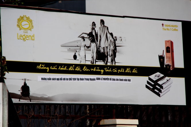 Trung Nguyen chinh sua bang hieu quang cao tang sach hinh anh