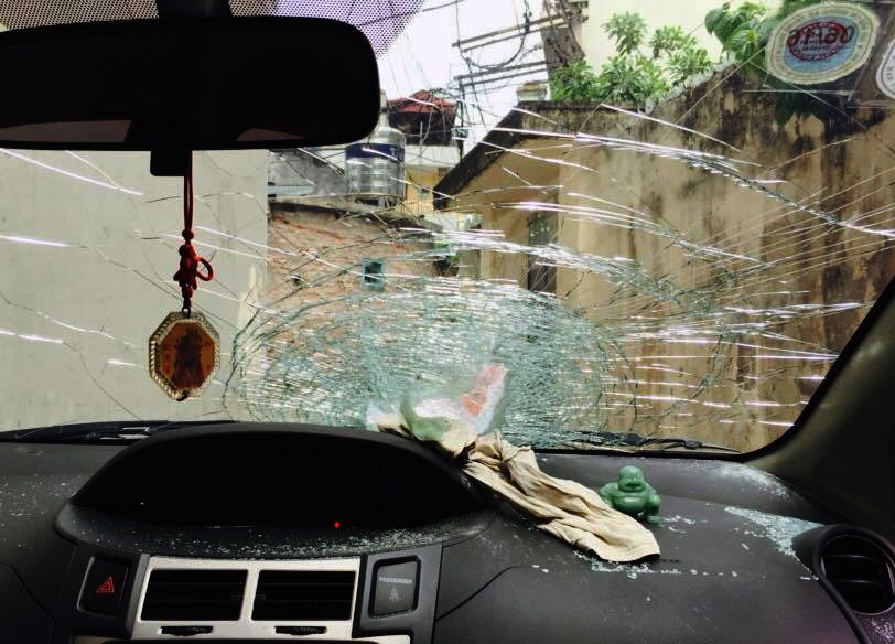 Xe hop bi nem da be kinh tren cao toc dai nhat Viet Nam hinh anh