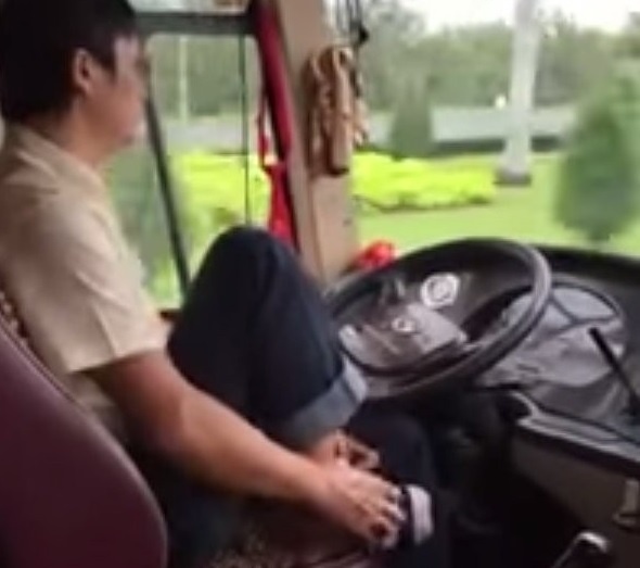 Khach quay clip 'tai xe xo giay' tu choi nhan thuong 5 trieu hinh anh