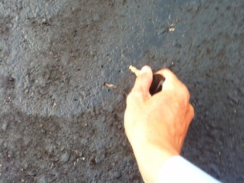 Phat hien ke do hoa chat pha quoc lo 1A o Quang Binh hinh anh