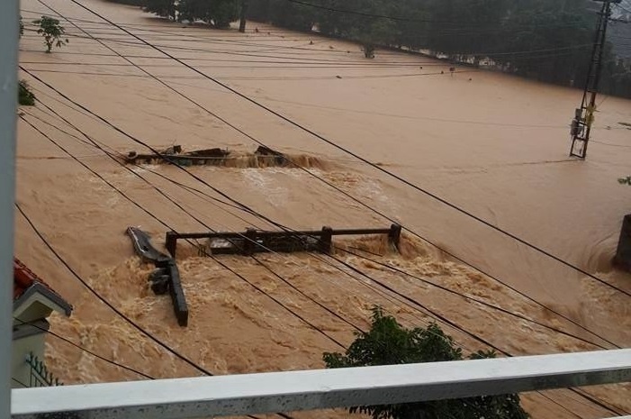 Quang Ninh tiep tuc ngap nang sau tran mua lon hinh anh