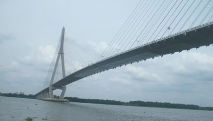 Nhan chi ruot 'vot xac ve thieu' roi nhay cau tu van hinh anh