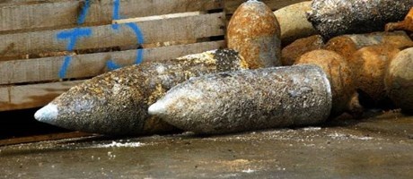 No dau dan, bon nguoi bi thuong hinh anh