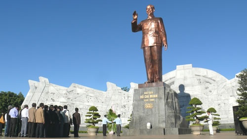 Chua chon duoc phac thao tuong dai Bac Ho o Son La hinh anh