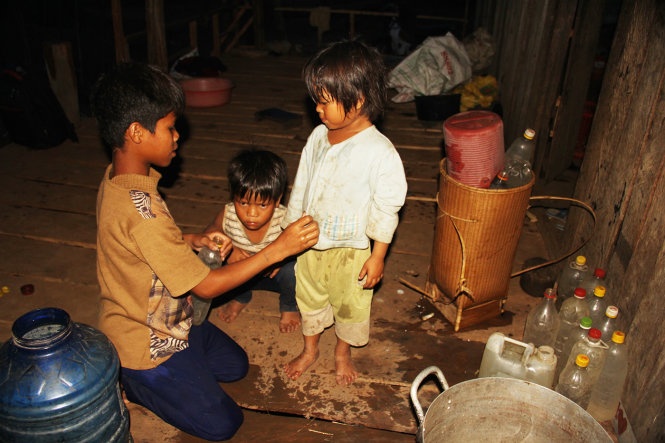 Chieu phim ngan tu tu hinh anh