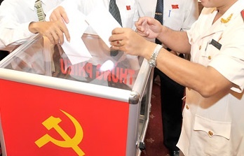 Chu tich huyen rot ban chap hanh dang bo huyen hinh anh