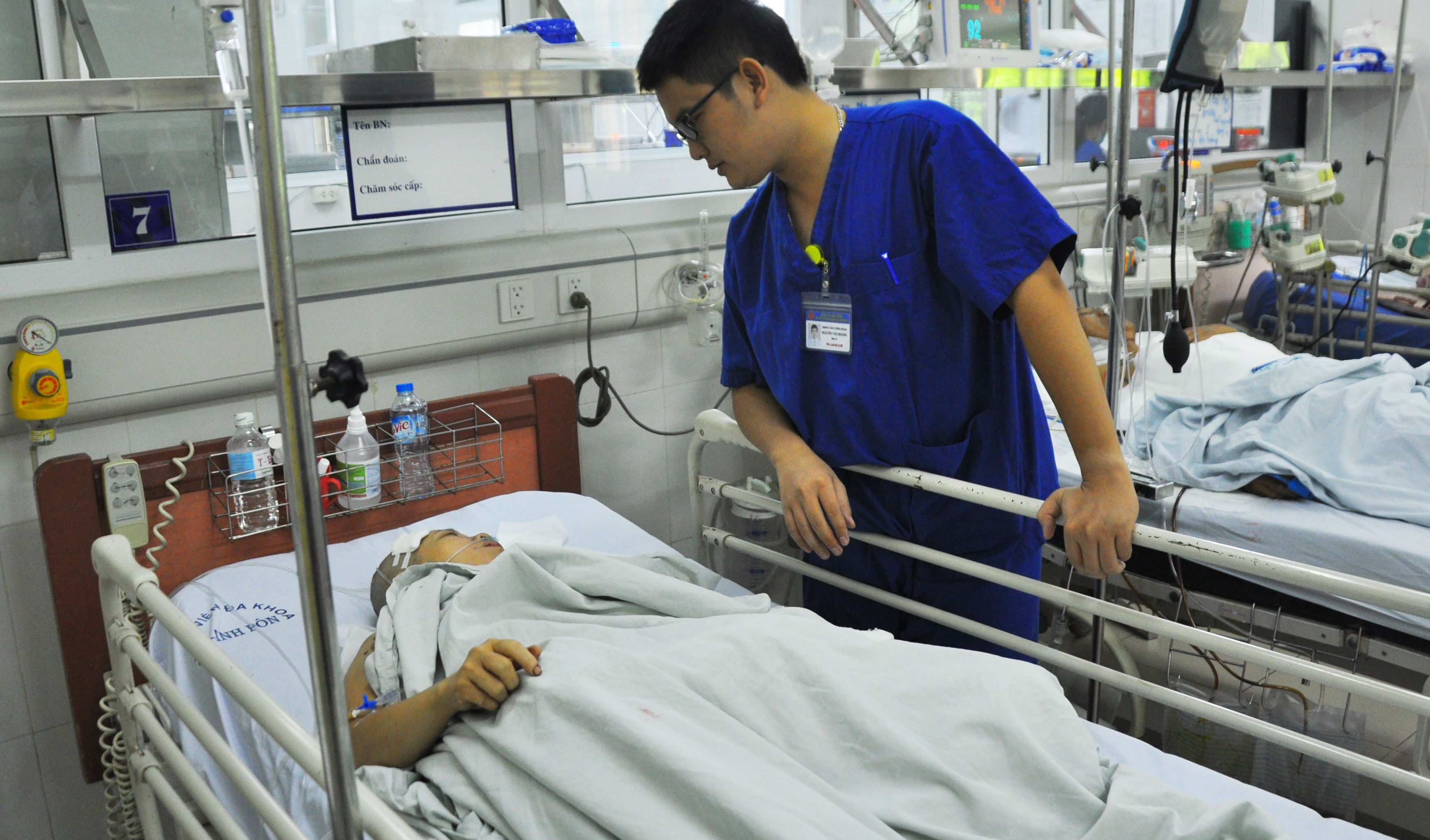 Nan nhan hoang loan khi nhac toi vu no kinh hoang hinh anh