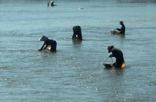 Bat oc, hai phu nu bi set danh tu vong hinh anh