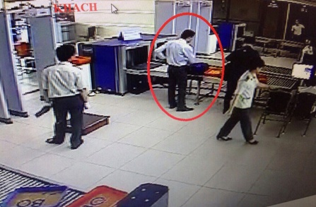 Phat nguoi cam 'nham' iPhone 6 Plus o san bay 7,5 trieu hinh anh