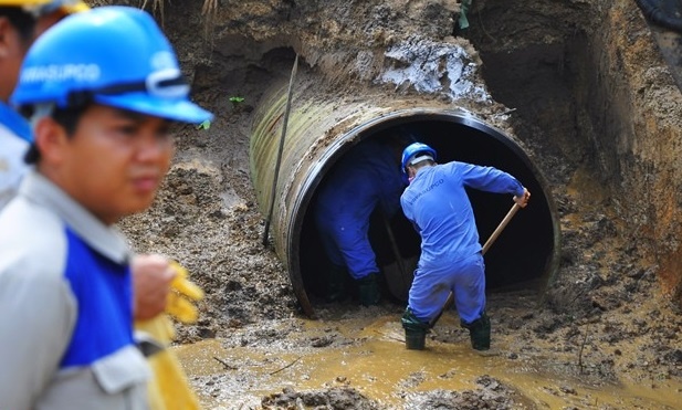 Ha Noi tam dung cap nuoc sach de khac phuc ro ri hinh anh