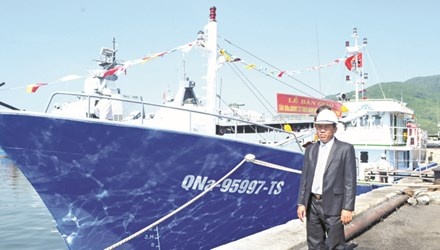 Bam bien Hoang Sa bang tau vo thep hinh anh